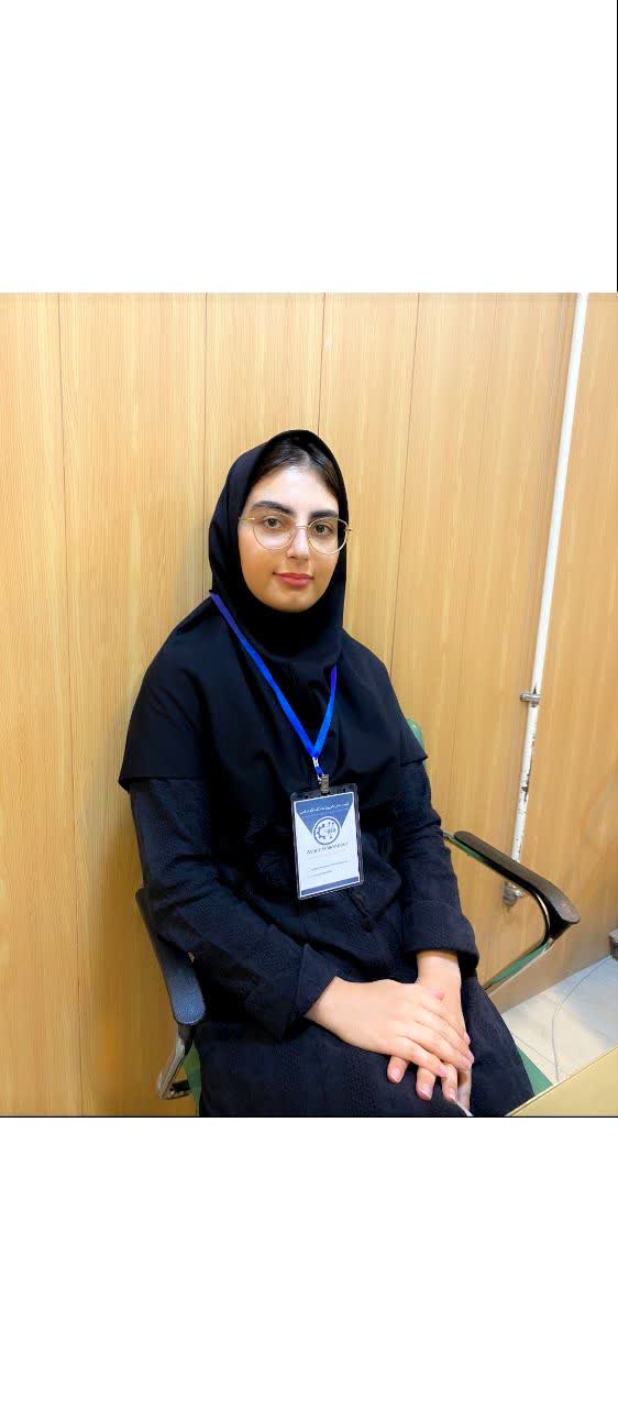 آیناز حسن پور 